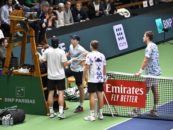 STOCKHOLM, SWEDEN 20241019 Tallon Griekspoor, left, and Bart Stevens, Netherlands, discuss with the referee and Harri Heliövaara 2nd from left, Finland, and Henry Patten, far right, Great Britain, during their doubles semifinal at the BNP Paribas Nordic Open tennis tournament at the Royal Tennis Hall STOCKHOLM SWEDEN x10090x Copyright: xClaudioxBresciani TTx TENNIS NORDIC OPEN 2024 SEMIFINAL