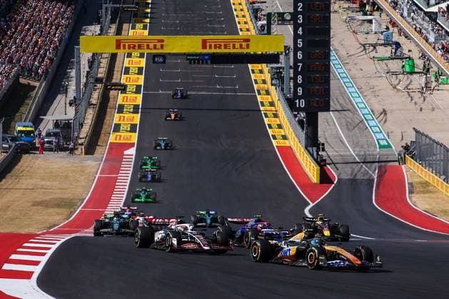 10 GASLY Pierre (fra), Alpine F1 Team A524, action and 20 MAGNUSSEN Kevin (den), Haas F1 Team VF-24 Ferrari, action during the Formula 1 Pirelli United States Grand Prix 2024, 19th round of the 2024 Formula One World Championship, WM, Weltmeisterschaft from October 18 to 20, 2024 on the Circuit of the Americas, in Austin, United States of America - F1 - US GRAND PRIX 2024 DPPI Panoramic 241020_R19_USA_DP_EA011357