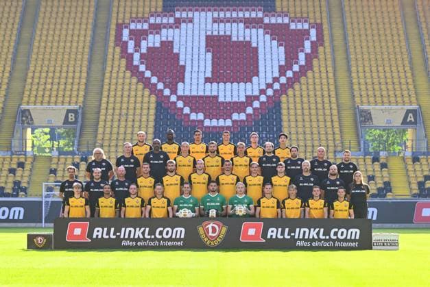 top row, from l Tom Berger, Dennis Duah, Claudio Kammerknecht, Philip Heise, Robin Meißner, Kyu hyun Park second row from top, from l Heiko Scholz Co Trainer , Matthias Grahà Fitness and Conditioning Coach , David Yelldell Goalkeeping Coach , Dmytro Bohdanov, Lars Bünning, Lukas Boeder, Dr. Michael Bata Team Doctor , Dr. Josà Portela Head of Sports Science , Tom Teichert Tölg Equipment Manager , Justin Löwe Team Manager 3 row from top, f l Thomas Stamm Head Coach , Valentin Vochatzer Co Coach , Manuel Klökler Co Coach , Christoph Daferner, David Kubatta, Vinko Å apina, Stefan Kutschke, Aljaž Casar, Paul Lehmann, Henrik Lange Head of Physiotherapy , Tony Fischer Physiotherapist , Laura Seifert Physiotherapist Bottom row, f l Jonas Oehmichen, Oliver Batista Meier, Tony Menzel, Jonas Sterner, Daniel Mesenhöler, Tim Schreiber, Phillip Böhm, Jakob Lemmer, Sascha Risch, Niklas Hauptmann, Jan Hendrik Marx Photo session, team photo, new team photo 2024 2025 with the whole squad and all new additions, SG Dynamo Dresden, soccer, soccer, 3 Liga, season 2024 2025, Rudolf Harbig Stadium Dresden, 18 09 2024,