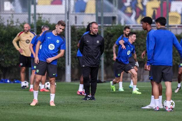 October 22, 2024, Sant Joan Despi, Barcelona, SPAIN: Hansi Flick, head coach during the training day of FC Barcelona, Barca ahead UEFA Champions League, football match against Bayern Munich at Ciudad Esportiva Joan Gamper on October 22, 2024 in Sant Joan Despi, Barcelona, Spain. Sant Joan Despi SPAIN - ZUMAa181 20241022_zaa_a181_020 Copyright: xJavierxBorregox