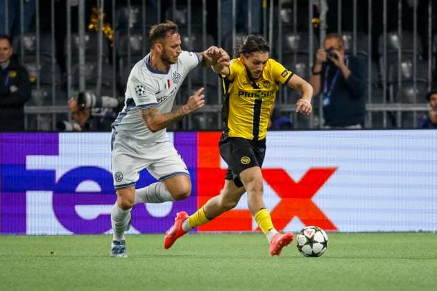 Marko Arnautovic Inter Milan, 08 and Jaouen Hadjam BSC Young Boys, 03 in duel , Football, UEFA Champions League, Matchday 3, 2024 2025, Young Boys Bern vs Inter Milan, 23 10 2024, Stadion Wankdorf, Bern, Switzerland Bern Stadion Wankdorf Canton Bern Switzerland Copyright: xGrantxHubbsx