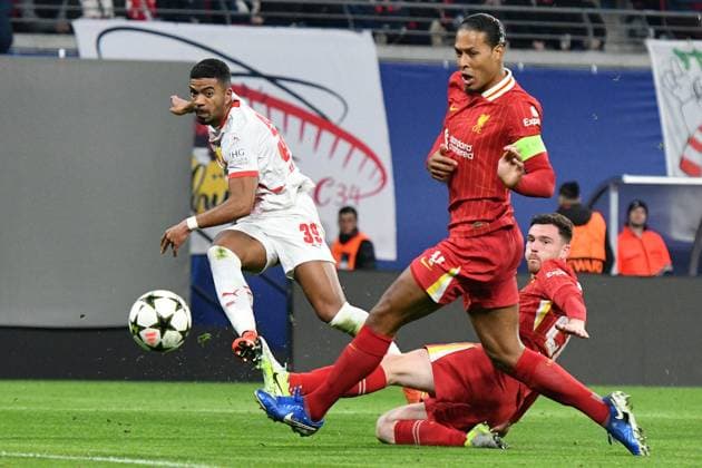 Benjamin Henrichs RB Leipzig, 39 GER, RB Leipzig vs Liverpool FC, football, UEFA Champions League, Season 2024 2025, Matchday 3, 23 10 2024 DFL REGULATIONS PROHIBIT ANY USE OF PHOTOGRAPHS AS IMAGE SEQUENCES AND OR QUASI VIDEO GER, RB Leipzig vs Liverpool FC, football, UEFA Champions League, Season 2024 2025, Matchday 3, 23 10 2024 Leipzig Copyright: xEibner-Pressefoto RyanxSleimanx EP_RSN