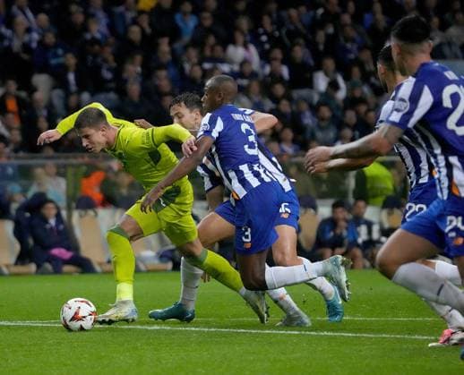 PRT, UEFA Europa League, FC Porto vs Hoffenheim 24 10 2024, Estadio Do Dragao, Porto, PRT, UEFA Europa League, FC Porto vs Hoffenheim , pictured Adam Hlozek Hoffenheim , Tiago Djalo Porto Porto Estadio Do Dragao Portugal ,EDITORIAL USE ONLY