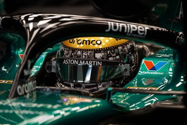 Fernando Alonso Aston Martin Aramco Formula One Team, Spain, 14 in the pits in the cockpit with special design helmet for his 400th Grand Prix start, MEX, Formula 1 World Championship, Mexico City Grand Prix, Autodromo Hermanos Rodriguez, Free Practice, 26 10 2024 MEX, Formula 1 World Championship, Mexico City Grand Prix, Autodromo Hermanos Rodriguez, Free Practice, 26 10 2024 Mexico City Copyright: xEibner-Pressefoto Memmlerx EP_MMR