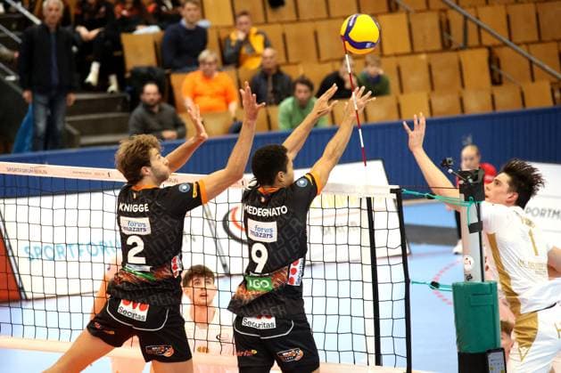 DEU, DVV, 1 VBL, VC Olympia Berlin vs BR Volleys , 27 10 2024, Hohenschoenhausen, Berlin, DEU, DVV, 1 VBL, VC Olympia Berlin vs BR Volleys , in the picture Forschner, Florian VC Olympia Berlin 1 , Matthew Knigge BR Volleys 2 , Djifa Amedegnato BR Volleys 9 Photo Juergen Engler nordphoto GmbH nordphotoxGmbHx xEngler nph00076