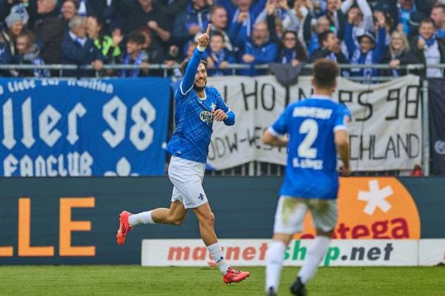 Fraser Hornby SV Darmstadt 98, 09 celebrates his 1 0 GER, SV Darmstadt 98 vs SSV Ulm 1846, Football, 2 Bundesliga, Matchday 10, Season 2024 2025, 27 10 24 DFL REGULATES PROHIBIT ANY USE OF PHOTOGRAPHS AS IMAGE SEQUENCES AND OR QUASI VIDEO GER, SV Darmstadt 98 vs SSV Ulm 1846, Football, 2 Bundesliga, Matchday 10, Season 2024 2025, 27 10 24 Darmstadt Copyright: xGeraldxOelze-dexStoppany,xEibner-Pressefoto GeraldxOelze-dexStoppanyx EP-ODS
