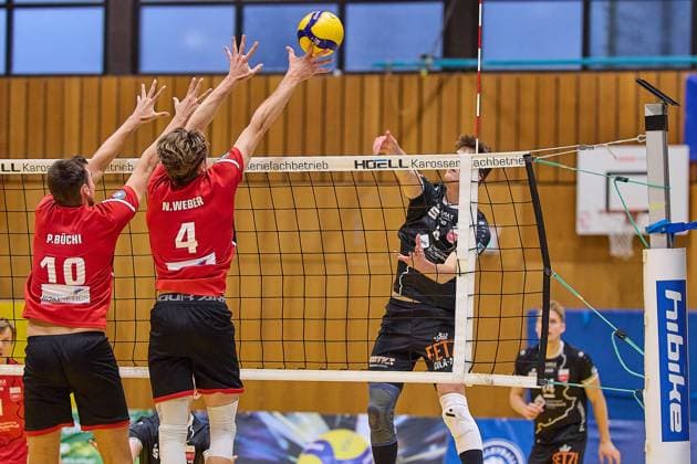Jakob Elsaesser TV Rottenburg, 04 skillfully hits the opponents double block GER, TuS Kriftel against TV Rottenburg,Volleyball, DVV Pokal, Quali Round of 16, Season 2024 2025, 27 10 24 GER, TuS Kriftel against TV Rottenburg,Volleyball, DVV Pokal, Quali Round of 16, Season 2024 2025, 27 10 24 Kriftel Copyright: xGeraldxOelze-dexStoppany,xEibner-Pressefoto GeraldxOelze-dexStoppanyx EP-ODS
