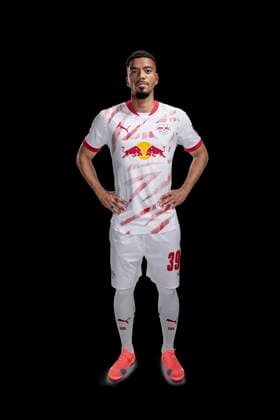 Benjamin Henrichs RB Leipzig portrait appointment season 2024 2025, men, 1 BL, RB Leipzig, portrait, introduction, presentation, press appointment, soccer, GER, RedBull, Red Bull, RBL shooting, studio, studio shooting, clipping, xptt
