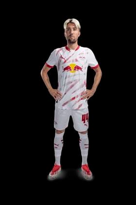 Kevin Kampl RB Leipzig portrait appointment season 2024 2025, men, 1 BL, RB Leipzig, portrait, introduction, presentation, press appointment, soccer, GER, RedBull, Red Bull, RBL shooting, studio, studio shooting, clipping, xptt
