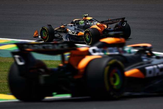 04 NORRIS Lando (gbr), McLaren F1 Team MCL38, 81 PIASTRI Oscar (aus), McLaren F1 Team MCL38, action during the Formula 1 Grande Premio de Sao Paulo 2024, 21th round of the 2024 Formula One World Championship, WM, Weltmeisterschaft from November 1 to 3, 2024 on the Interlagos Circuit, in Sao Paulo, Brazil - F1 - SAO PAULO GRAND PRIX 2024 DPPI Panoramic 241101_R21_BRASILE_DP_FGDN6620
