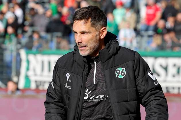 Coach Stefan Leitl Hannover 96 looks on, 2 Bundesliga, Hannover 96 vs Karlsruher SC, Heinz von Heiden Arena on November 02, 2024 in Hanover, Germany Photo by Marco Steinbrenner DeFodi Images Coach Stefan Leitl Hannover 96 looks on, 2 Bundesliga, Hannover 96 vs Karlsruher SC, Heinz von Heiden Arena, November 2, 2024 in Hanover, Germany Photo by Marco Steinbrenner DeFodi Images DFB DFL REGULATIONS PROHIBIT ANY USE OF PHOTOGRAPHS AS IMAGE SEQUENCES AND OR QUASI VIDEO not used in POL SRB CRO FRA GBR NED ITA USA Defodi 700 hannover ksc 20241102 003 Defodi-700 not used in POL SRB CRO FRA GBR NED ITA USA DFB DFL REGULATIONS PROHIBIT ANY USE OF PHOTOGRAPHS AS IMAGE SEQUENCES AND OR QUASI-VIDEO.