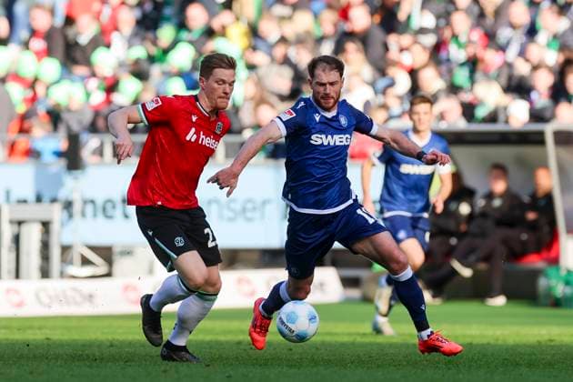 Marcel Halstenberg Hannover 96 and Budu Zivzivadze Karlsruher SC battle for the ball, 2 Bundesliga, Hannover 96 vs Karlsruher SC, Heinz von Heiden Arena, November 2, 2024 in Hanover, Germany Photo by Marco Steinbrenner DeFodi Images Marcel Halstenberg Hannover 96 and Budu Zivzivadze Karlsruher SC battle for the ball, 2 Bundesliga, Hannover 96 vs Karlsruher SC, Heinz von Heiden Arena, November 2, 2024 in Hanover, Germany Photo by Marco Steinbrenner DeFodi Images DFB DFL REGULATIONS PROHIBIT ANY USE OF PHOTOGRAPHS AS IMAGE SEQUENCES AND OR QUASI VIDEO not used in POL SRB CRO FRA GBR NED ITA USA Defodi 700 hannover ksc 20241102 027 Defodi-700 not used in POL SRB CRO FRA GBR NED ITA USA DFB DFL REGULATIONS PROHIBIT ANY USE OF PHOTOGRAPHS AS IMAGE SEQUENCES AND OR QUASI-VIDEO.