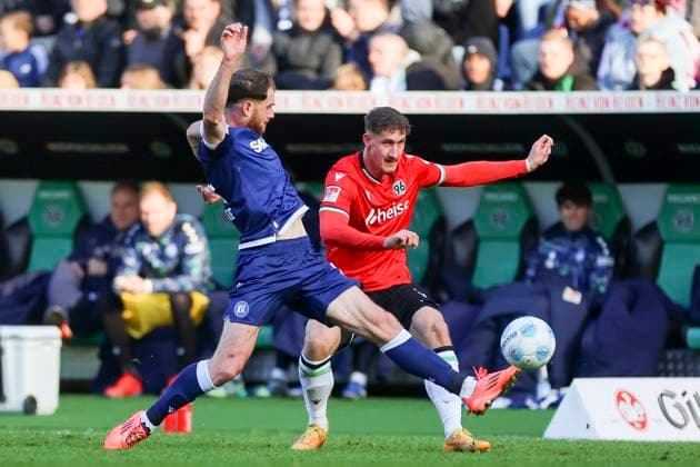 Budu Zivzivadze Karlsruher SC and Phil Neumann Hannover 96 battle for the ball, 2 Bundesliga, Hannover 96 vs Karlsruher SC, Heinz von Heiden Arena, November 2, 2024 in Hanover, Germany Photo by Marco Steinbrenner DeFodi Images Budu Zivzivadze Karlsruher SC and Phil Neumann Hannover 96 battle for the ball, 2 Bundesliga, Hannover 96 vs Karlsruher SC, Heinz von Heiden Arena, November 2, 2024 in Hanover, Germany Photo by Marco Steinbrenner DeFodi Images DFB DFL REGULATIONS PROHIBIT ANY USE OF PHOTOGRAPHS AS IMAGE SEQUENCES AND OR QUASI VIDEO not used in POL SRB CRO FRA GBR NED ITA USA Defodi 700 hannover ksc 20241102 029 Defodi-700 not used in POL SRB CRO FRA GBR NED ITA USA DFB DFL REGULATIONS PROHIBIT ANY USE OF PHOTOGRAPHS AS IMAGE SEQUENCES AND OR QUASI-VIDEO.