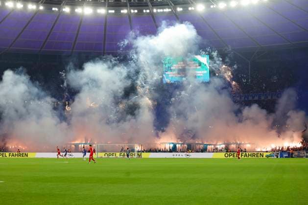 Hertha BSC Berlin fans use pyrotechnics and organize a fireworks display, 2 Bundesliga, Hertha BSC vs 1 FC Köln, Olympiastadion, November 2, 2024 in Berlin, Germany Photo by Marco Steinbrenner DeFodi Images Hertha BSC Berlin fans use pyrotechnics and organize a fireworks display, 2 Bundesliga, Hertha BSC vs 1 FC Köln, Olympiastadion, November 2, 2024 in Berlin, Germany Photo by Marco Steinbrenner DeFodi Images DFB DFL REGULATIONS PROHIBIT ANY USE OF PHOTOGRAPHS AS IMAGE SEQUENCES AND OR QUASI VIDEO not used in POL SRB CRO FRA GBR NED ITA USA Defodi 700 berlin koeln 20241102 030 Defodi-700 not used in POL SRB CRO FRA GBR NED ITA USA DFB DFL REGULATIONS PROHIBIT ANY USE OF PHOTOGRAPHS AS IMAGE SEQUENCES AND OR QUASI-VIDEO.
