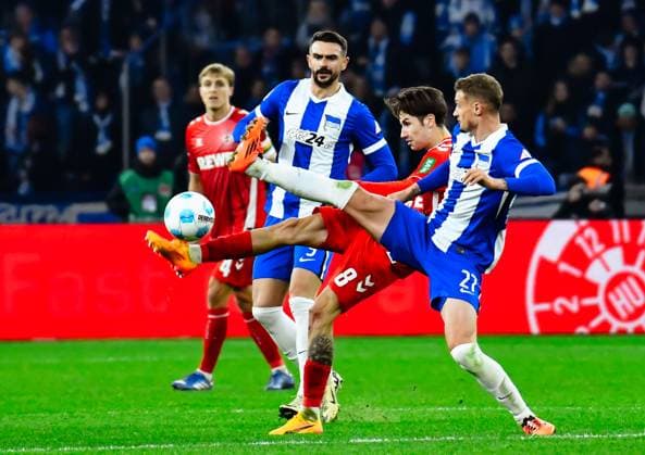 Soccer 2 Bundesliga, Hertha BSC Berlin 1 FC Köln 02 11 2024, xdanx, Soccer 2 Bundesliga, Hertha BSC Berlin 1 FC Köln v l Smail Prevljak Hertha BSC 9 ,Denis Huseinbasic 1 FC Köln 8 ,Michael Cuisance Hertha BSC 27 ,duel, duel, fight, tackle DFL DFB REGULATIONS PROHIBIT ANY USE OF PHOTOGRAPHS as IMAGE SEQUENCES and or QUASI VIDEO Daniel Lakomski Mix1 Berlin Olympiastadion Berlin Berlin Germany EN Copyright: xDanielxLakomskix