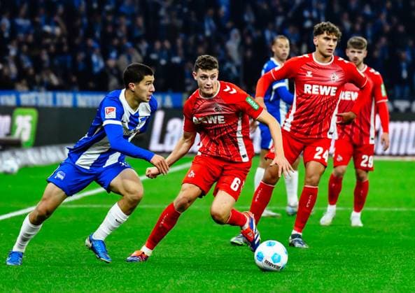 Soccer 2 Bundesliga, Hertha BSC Berlin 1 FC Köln 02 11 2024, xdanx, Soccer 2 Bundesliga, Hertha BSC Berlin 1 FC Köln v l Ibrahim Maza Hertha BSC 10 ,Eric Martel 1 FC Köln 6 ,Julian Pauli 1 FC Köln 24 ,duel, duel, fight, tackle DFL DFB REGULATIONS PROHIBIT ANY USE OF PHOTOGRAPHS as IMAGE SEQUENCES and or QUASI VIDEO Daniel Lakomski Mix1 Berlin Olympiastadion Berlin Berlin Germany EN Copyright: xDanielxLakomskix