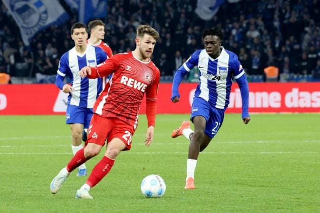 DEU, DFL, 2 FBL, Hertha BSC vs 1 FC Koeln, 02 11 2024, Berliner Olympiastadion, Berlin, DEU, DFL, 2 FBL, Hertha BSC vs 1 FC Koeln, im Bild Boris Lum Hertha BSC Berlin 21 , Jan Uwe Thielmann 1 FC Koeln 29 DFL regulations prohibit any use of Photographs as image sequences and or quasi video Foto Juergen Engler nordphoto GmbH nordphotoxGmbHx xEngler nph00076