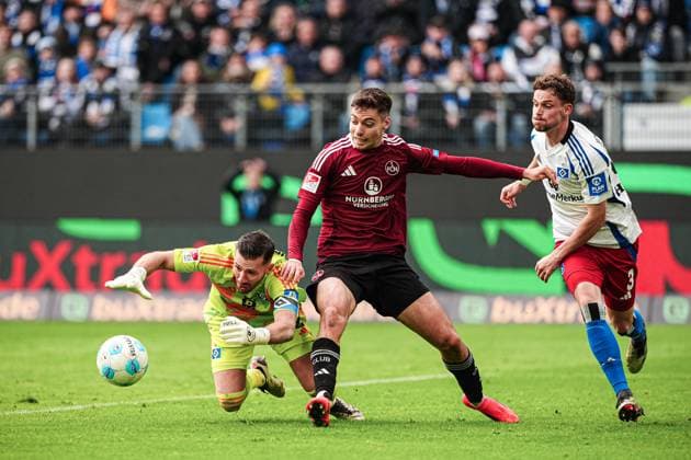 Goal shot goal chance Stefanos Tzimas 1 FC Nuernberg, 09 , Daniel Heuer Fernandes Hamburger SV, 01 haelt GER, Hamburger SV vs 1 FC Nuernberg, Football, 2 Bundesliga, Matchday 11, Season 2024 2025, 03 11 2024 DFL REGULATES PROHIBIT ANY USE OF PHOTOGRAPHS AS IMAGE SEQUENCES AND OR QUASI VIDEO GER, Hamburger SV vs 1 FC Nuernberg, Football, 2 Bundesliga, Matchday 11, Season 2024 2025, 03 11 2024 Hamburg Copyright: xEibner-Pressefoto MarcelxvonxFehrnx EP_MFN