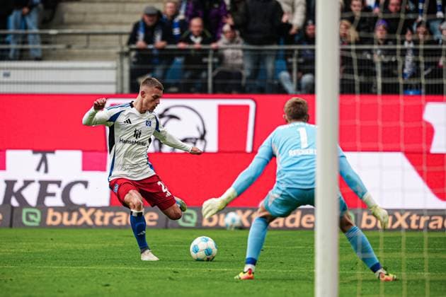 Goal shot Goal chance Miro Muheim Hamburger SV, 28 GER, Hamburger SV vs 1 FC Nuernberg, Football, 2 Bundesliga, Matchday 11, Season 2024 2025, 03 11 2024 DFL REGULATIONS PROHIBIT ANY USE OF PHOTOGRAPHS AS IMAGE SEQUENCES AND OR QUASI VIDEO GER, Hamburger SV vs 1 FC Nuernberg, Football, 2 Bundesliga, Matchday 11, Season 2024 2025, 03 11 2024 Hamburg Copyright: xEibner-Pressefoto MarcelxvonxFehrnx EP_MFN