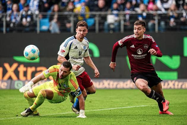 Goal shot goal chance Stefanos Tzimas 1 FC Nuernberg, 09 , Daniel Heuer Fernandes Hamburger SV, 01 haelt GER, Hamburger SV vs 1 FC Nuernberg, Football, 2 Bundesliga, Matchday 11, Season 2024 2025, 03 11 2024 DFL REGULATES PROHIBIT ANY USE OF PHOTOGRAPHS AS IMAGE SEQUENCES AND OR QUASI VIDEO GER, Hamburger SV vs 1 FC Nuernberg, Football, 2 Bundesliga, Matchday 11, Season 2024 2025, 03 11 2024 Hamburg Copyright: xEibner-Pressefoto MarcelxvonxFehrnx EP_MFN