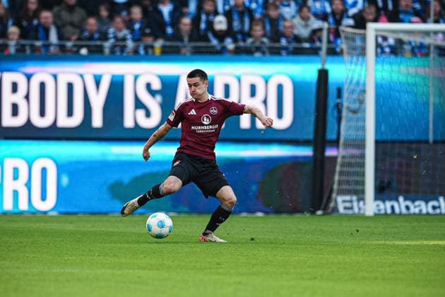 Oliver Villadsen 1 FC Nuernberg, 02 GER, Hamburger SV vs 1 FC Nuernberg, Football, 2 Bundesliga, Matchday 11, Season 2024 2025, 03 11 2024 DFL REGULATIONS PROHIBIT ANY USE OF PHOTOGRAPHS AS IMAGE SEQUENCES AND OR QUASI VIDEO GER, Hamburger SV vs 1 FC Nuernberg, Football, 2 Bundesliga, Matchday 11, Season 2024 2025, 03 11 2024 Hamburg Copyright: xEibner-Pressefoto MarcelxvonxFehrnx EP_MFN