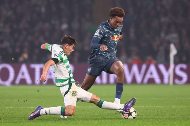 Celtic Glasgow RB Leipzig Champions League Glasgow, 05 11 2024, Celtic Park, Football, UEFA Champions League, Matchday 4 , Celtic Glasgow vs RB Leipzig , Pictured from left Ãlex Valle 11, Celtic and Assan Ouedraogo 20, RB Leipzig , Only editorial use Photo for editorial use only , UEFA regulations prohibit any use of photographs as image sequences and or quasi video ,