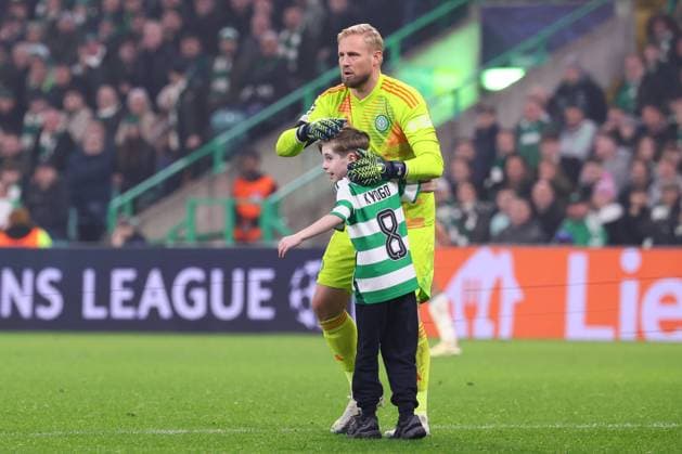 Celtic Glasgow RB Leipzig Champions League Glasgow, 05 11 2024, Celtic Park, Football, UEFA Champions League, Matchday 4 , Celtic Glasgow vs RB Leipzig , In the picture young speedster and goalkeeper Kasper Schmeichel 1, Celtic , Only editorial use Photo intended for editorial use only , UEFA regulations prohibit any use of photographs as image sequences and or quasi video ,