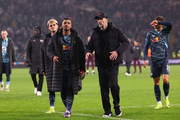 Celtic Glasgow RB Leipzig Champions League Glasgow, 05 11 2024, Celtic Park, Football, UEFA Champions League, Matchday 4 , Celtic Glasgow vs RB Leipzig 3 1 2 1 , In the picture Eljif Elmas 6, RB Leipzig , Benjamin Henrichs 39, RB Leipzig , Coach Marco Rose RB Leipzig and Andre Silva 19, RB Leipzig disappointed after the defeat , Only editorial use Photo for editorial use only , UEFA regulations prohibit any use of photographs as image sequences and or quasi video ,