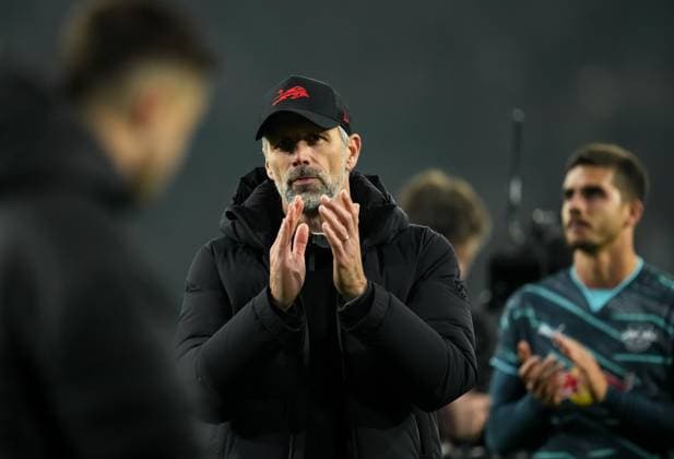 RB Leipzig lCoach Marco Rose applauds the Leipzig fans at full-time after losing 3-1 to Celtic. Celtic v RB Leipzig, UEFA Champions League, Group Stage, Football, Celtic Park, Glasgow, Scotland, UK - 05 Nov 2024 EDITORIAL USE ONLY No use with unauthorised audio, video, data, fixture lists, club league logos or live services. Online in-match use limited to 120 images, no video emulation. No use in betting, games or single club league player publications. Copyright: xStuartxWallace Shutterstockx 14863772dh