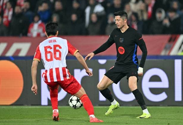 Fußball, CL, Roter Stern Belgrad - FC Barcelona CRVENA ZVEZDA vs BARCELONA ROBERT LEWANDOWSKI, football player of Barcelona at the Champions League match against Crvena zvezda, at Stadium Rajko Mitic. Belgrade, 06.11.2024. photo: MN Press photo FOOTBALL, UEFA, CHAMPIONS LEAGUE, BARCELONA, RED STAR, CRVENA ZVEZDA Belgrade Stadium Rajko Mitic Serbia Copyright: xMarkoxMetlasx xMNxPressx