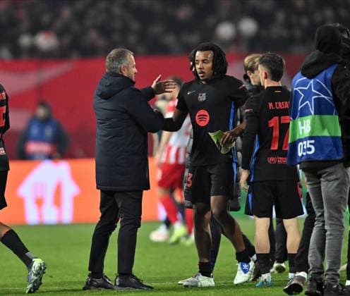 Fußball, CL, Roter Stern Belgrad - FC Barcelona CRVENA ZVEZDA vs BARCELONA HANSI FLICK, football coach of Barcelona at the Champions League match against Crvena zvezda, at Stadium Rajko Mitic. Belgrade, 06.11.2024. photo: MN Press photo FOOTBALL, UEFA, CHAMPIONS LEAGUE, BARCELONA, RED STAR, CRVENA ZVEZDA Belgrade Stadium Rajko Mitic Serbia Copyright: xMarkoxMetlasx xMNxPressx