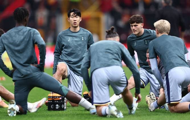 Son Heung-Min and Will Lankshear of Tottenham Hotspur warm up Galatasaray v Tottenham Hotspur, UEFA Europa League, Group Stage, Football, RAMS Park, Istanbul, Turkiye - 07 Nov 2024 EDITORIAL USE ONLY No use with unauthorised audio, video, data, fixture lists, club league logos or live services. Online in-match use limited to 120 images, no video emulation. No use in betting, games or single club league player publications. Copyright: xRaddadxJebarah Shutterstockx 14877992p