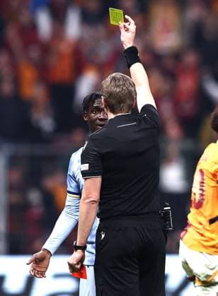 Yves Bissouma of Tottenham Hotspur is shown a yellow card Galatasaray v Tottenham Hotspur, UEFA Europa League, Group Stage, Football, RAMS Park, Istanbul, Turkiye - 07 Nov 2024 EDITORIAL USE ONLY No use with unauthorised audio, video, data, fixture lists, club league logos or live services. Online in-match use limited to 120 images, no video emulation. No use in betting, games or single club league player publications. Copyright: xRaddadxJebarah Shutterstockx 14877992cs