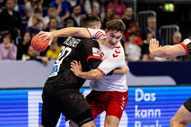 Felix AELLEN Handball Switzerland Suisse, 11 in duel against Jannik KOHLBACHER DHB National Team Germany, 80 Handball National Team Germany DHB GER vs Handball Switzerland Suisse SUI , Handball, Men, EHF EURO Qualifiers, 1 Matchday, Season 2024 2025, 07 11 2024 Handball National Team Germany DHB GER vs Handball Switzerland Suisse SUI , Handball, Men, EHF EURO Qualifiers, 1 Matchday, Season 2024 2025, 07 11 2024 Mannheim Copyright: xEibnerxPressefoto OliverxSchmidtx EP_OST