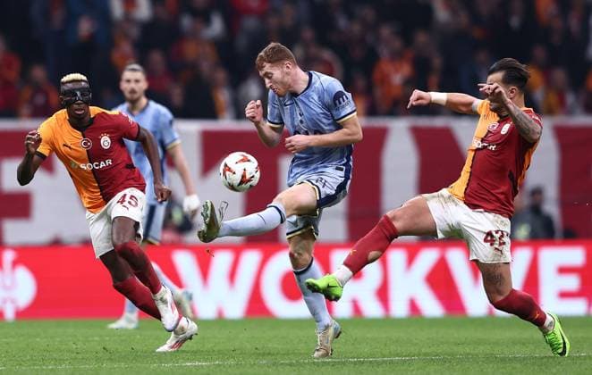 Dejan Kulusevski of Tottenham Hotspur and Abdülkerim Bardakci of Galatasaray in action Galatasaray v Tottenham Hotspur, UEFA Europa League, Group Stage, Football, RAMS Park, Istanbul, Turkiye - 07 Nov 2024 EDITORIAL USE ONLY No use with unauthorised audio, video, data, fixture lists, club league logos or live services. Online in-match use limited to 120 images, no video emulation. No use in betting, games or single club league player publications. Copyright: xRaddadxJebarah Shutterstockx 14877992df