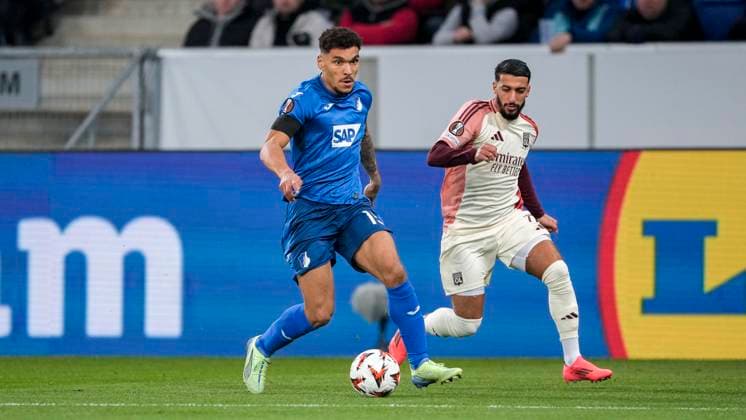 v li Valentin Gendrey Hoffenheim, 15 , Said Benrahma OL, 17 , duel, duel, tackle, tackling, dynamics, action, action, 07 11 2024, Sinsheim Germany , football, UEFA Europa League, group stage, TSG 1899 Hoffenheim Olympique Lyon, REGULATIONS PROHIBIT ANY USE OF PHOTOGRAPHS AS IMAGE SEQUENCES AND OR QUASI VIDEO xozx