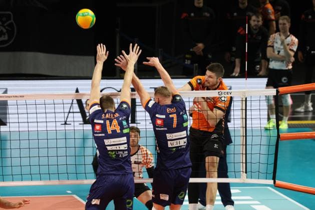 DEU, Champions League, BR Volleys vs , 12 11 2024, Max Schmeling Halle, Berlin, DEU, Champions League, BR Volleys vs Ljubljana in the picture Ruben Schott BR Volleys 13 , Saso Stalekar Ljubljana 14 , Mikko Esko Ljubljana 7 Photo Juergen Engler nordphoto GmbH nordphotoxGmbHx xEngler nph00076