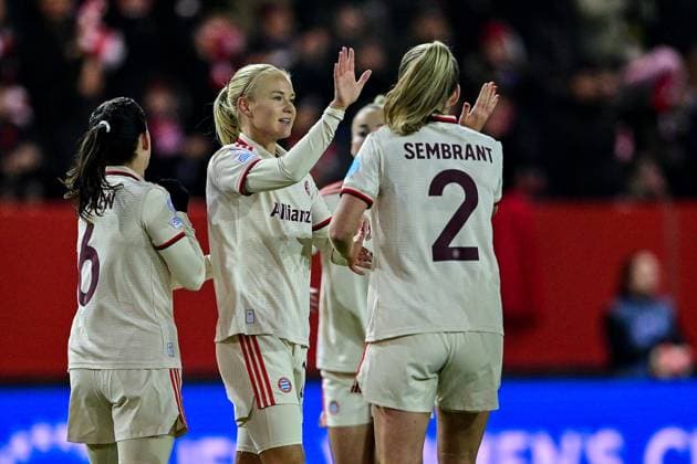 FC Bayern players with goal celebration, celebrate the goal, goal, celebration, celebration, celebration of the goal to 1 0 by Pernille Harder FC Bayern Munich, FCB, 21 2 v li , optimistic, action, action, 12 11 2024, Munich Germany , Football, UEFA Womens Champions League, Group C, FC Bayern Munich Valerenga IF Oslo xslx