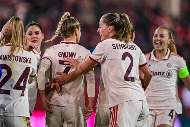 FC Bayern players celebrating the goal, celebrate the goal, goal, celebration, celebration of the 2-0 goal by Giulia Gwinn FC Bayern Munich, FCB, 7 , optimistic, action, action, 12 11 2024, Munich Germany , Football, UEFA Womens Champions League, Group C, FC Bayern Munich Valerenga IF Oslo xslx