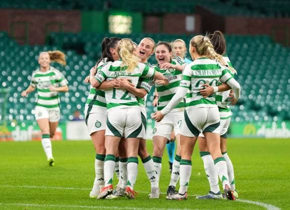 Murphy Agnew of Celtic celebrates with team mates after scoring to give Celtic a 1-0 lead. Celtic Women v Chelsea Women, UEFA Women s Champions League, Group B, Football, New Celtic Park, Glasgow, Scotland, UK - 13 Nov 2024 EDITORIAL USE ONLY No use with unauthorised audio, video, data, fixture lists, club league logos or live services. Online in-match use limited to 120 images, no video emulation. No use in betting, games or single club league player publications. Copyright: xStuartxWallace Shutterstockx 14902036o