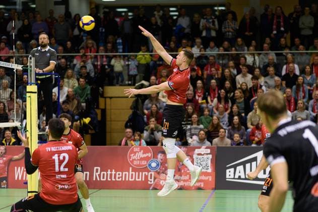 Niklas Lichtenauer TV Rottenburg, 08 in attack TV Rottenburg vs L E Volleys, Volleyball, 2 Bundesliga Sued, Matchday 7, Season 2024 2025, 16 11 2024, TV Rottenburg vs L E Volleys, Volleyball, 2 Bundesliga Sued, Matchday 7, Season 2024 2025, 16 11 2024 Rottenburg Copyright: xEibner-Pressefoto RalphxKunzex EP_RKE