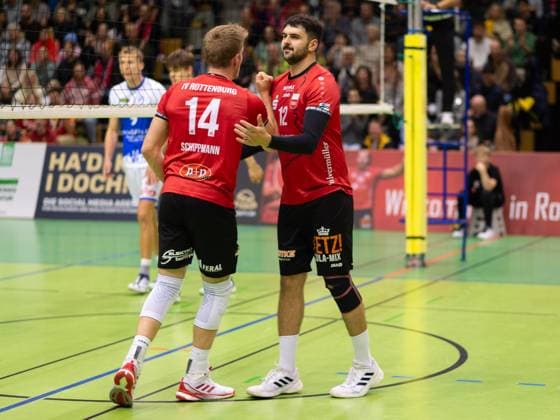 Joy, Timon Schippmann TV Rottenburg, 14 , Yannick Menke TV Rottenburg, 12 TV Rottenburg vs L E Volleys, Volleyball, 2 Bundesliga Sued, 7 Matchday, Season 2024 2025, 16 11 2024, TV Rottenburg vs L E Volleys, Volleyball, 2 Bundesliga Sued, 7 Matchday, Season 2024 2025, 16 11 2024 Rottenburg Copyright: xEibner-Pressefoto RalphxKunzex EP_RKE