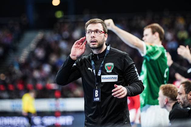 Jaron Siewert Fuechse Berlin, Coach GER, Handball Sport Verein Hamburg vs Fuechse Berlin, Handball, Bundesliga, Matchday 10, Season 2024 2025, 18 11 2024 GER, Handball Sport Verein Hamburg vs Fuechse Berlin, Handball, Bundesliga, Matchday 10, Season 2024 2025, 18 11 2024 Hamburg Copyright: xEibner-Pressefoto MarcelxvonxFehrnx EP_MFN
