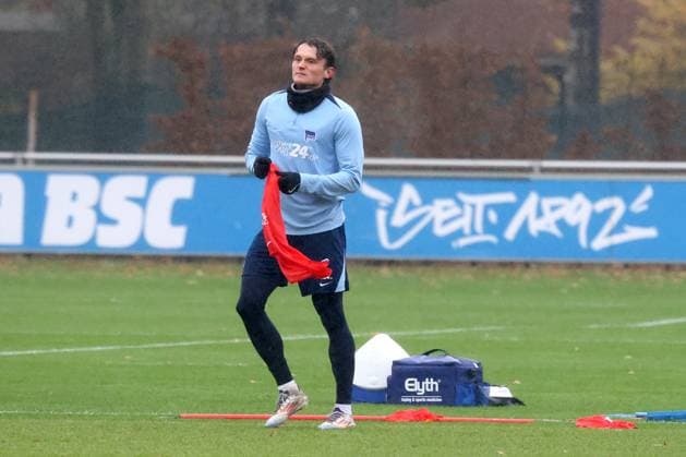 DEU, DFL, 2 FBL Hertha BSC, Training, 19 11 2024, Sportforum, Berlin, DEU, DFL, 2 FBL Hertha BSC, Training, im Bild Fabian Reese Hertha BSC Berlin 11 DFL regulations prohibit any use of Photographs as image sequences and or quasi video Foto Juergen Engler nordphoto GmbH nordphotoxGmbHx xEngler nph00076