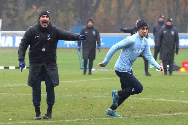 DEU, DFL, 2 FBL Hertha BSC, Training, 19 11 2024, Sportforum, Berlin, DEU, DFL, 2 FBL Hertha BSC, Training, in the picture head coach Cristian Fiel Hertha BSC Berlin , Ibrahim Maza Hertha BSC Berlin 10 DFL regulations prohibit any use of Photographs as image sequences and or quasi video Foto Juergen Engler nordphoto GmbH nordphotoxGmbHx xEngler nph00076