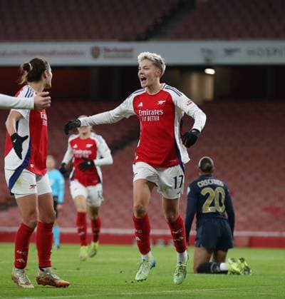 Arsenal Women v Juventus Femminile, UEFA Women™s Champions League, Group Stage, Group C, Emirates Stadium, London, UK - 21st November 2024. GOAL 1-0, Lina Hurtig of Arsenal Women goal celebration after scoring to put Arsenal Women 1-0 ahead. - Arsenal Women v Juventus Femminile, UEFA Women™s Champions League, Group Stage, Group C, Emirates Stadium, London, UK - 21st November 2024. Daniel Weir Crystal Pix. London Emirates Stadium UK Copyright: xDanxWeirx CP_Arsenal_Women_Juventus_Femminile_08