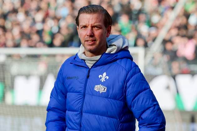 Coach Florian Kohfeldt SV Darmstadt 98 looks on, 2 Bundesliga, Hannover 96 vs SV Darmstadt 98, Heinz von Heiden Arena on November 23, 2024 in Hanover, Germany Photo by Marco Steinbrenner DeFodi Images Coach Florian Kohfeldt SV Darmstadt 98 looks on, 2 Bundesliga, Hannover 96 vs SV Darmstadt 98, Heinz von Heiden Arena, November 23, 2024 in Hanover, Germany Photo by Marco Steinbrenner DeFodi Images DFB DFL REGULATIONS PROHIBIT ANY USE OF PHOTOGRAPHS AS IMAGE SEQUENCES AND OR QUASI VIDEO Defodi 700 hannover darmstadt 20241123 013 Defodi-700 DFB DFL REGULATIONS PROHIBIT ANY USE OF PHOTOGRAPHS AS IMAGE SEQUENCES AND OR QUASI-VIDEO.