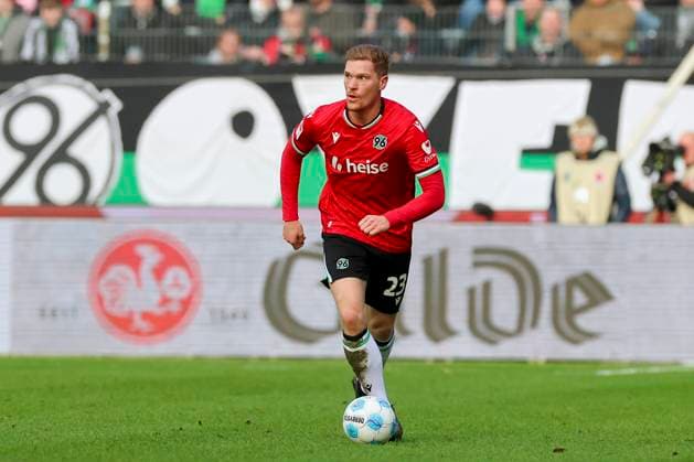 Marcel Halstenberg Hannover 96 controls the ball, 2 Bundesliga, Hannover 96 vs SV Darmstadt 98, Heinz von Heiden Arena, November 23, 2024 in Hanover, Germany Photo by Marco Steinbrenner DeFodi Images Marcel Halstenberg Hannover 96 controls the ball, 2 Bundesliga, Hannover 96 vs SV Darmstadt 98, Heinz von Heiden Arena, November 23, 2024 in Hanover, Germany Photo by Marco Steinbrenner DeFodi Images DFB DFL REGULATIONS PROHIBIT ANY USE OF PHOTOGRAPHS AS IMAGE SEQUENCES AND OR QUASI VIDEO Defodi 700 hannover darmstadt 20241123 025 Defodi-700 DFB DFL REGULATIONS PROHIBIT ANY USE OF PHOTOGRAPHS AS IMAGE SEQUENCES AND OR QUASI-VIDEO.