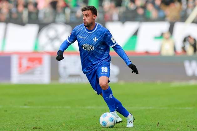 Andreas Mueller SV Darmstadt 98 controls the ball, 2 Bundesliga, Hannover 96 vs SV Darmstadt 98, Heinz von Heiden Arena, November 23, 2024 in Hanover, Germany Photo by Marco Steinbrenner DeFodi Images Andreas Mueller SV Darmstadt 98 controls the ball, 2 Bundesliga, Hannover 96 vs SV Darmstadt 98, Heinz von Heiden Arena, November 23, 2024 in Hanover, Germany Photo by Marco Steinbrenner DeFodi Images DFB DFL REGULATIONS PROHIBIT ANY USE OF PHOTOGRAPHS AS IMAGE SEQUENCES AND OR QUASI VIDEO Defodi 700 hannover darmstadt 20241123 037 Defodi-700 DFB DFL REGULATIONS PROHIBIT ANY USE OF PHOTOGRAPHS AS IMAGE SEQUENCES AND OR QUASI-VIDEO.