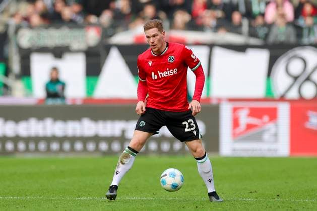 Marcel Halstenberg Hannover 96 controls the ball, 2 Bundesliga, Hannover 96 vs SV Darmstadt 98, Heinz von Heiden Arena, November 23, 2024 in Hanover, Germany Photo by Marco Steinbrenner DeFodi Images Marcel Halstenberg Hannover 96 controls the ball, 2 Bundesliga, Hannover 96 vs SV Darmstadt 98, Heinz von Heiden Arena, November 23, 2024 in Hanover, Germany Photo by Marco Steinbrenner DeFodi Images DFB DFL REGULATIONS PROHIBIT ANY USE OF PHOTOGRAPHS AS IMAGE SEQUENCES AND OR QUASI VIDEO Defodi 700 hannover darmstadt 20241123 042 Defodi-700 DFB DFL REGULATIONS PROHIBIT ANY USE OF PHOTOGRAPHS AS IMAGE SEQUENCES AND OR QUASI-VIDEO.